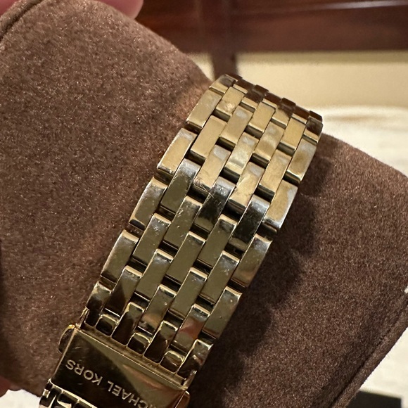 Michael Kors Watch - Picture 3 of 4
